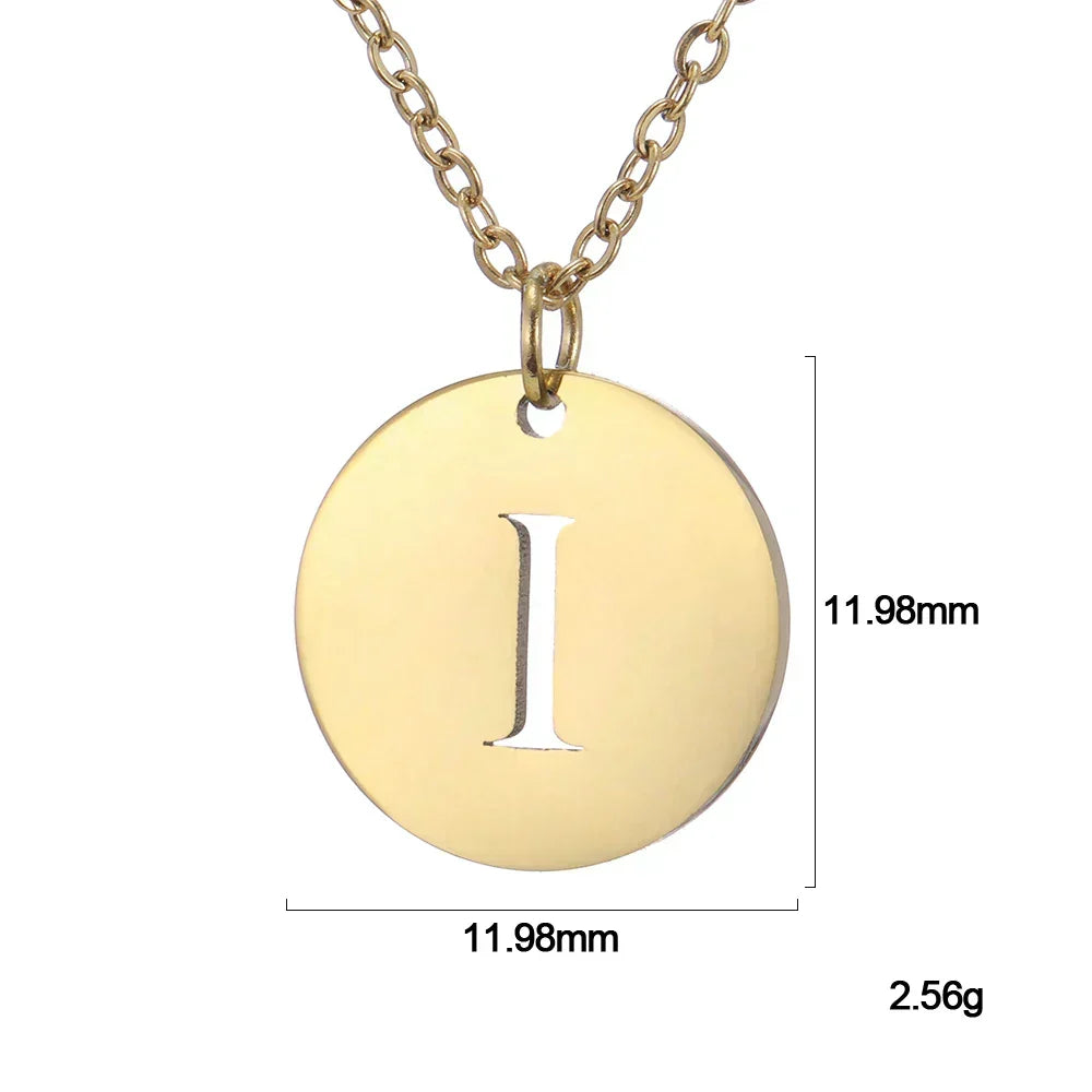 Solène™ | Colar com Pendente de Letra Elegante em Ouro