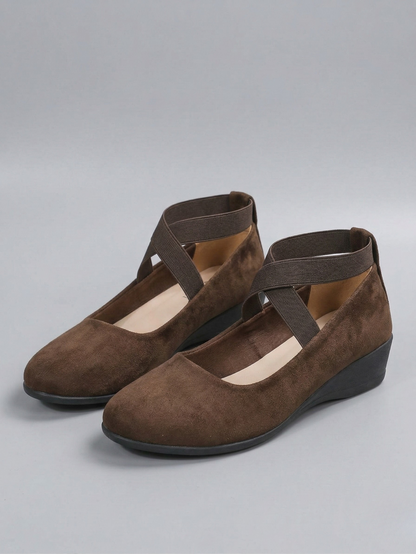 Madeleine™ | Sapatos de Cunha Fechados e Confortáveis