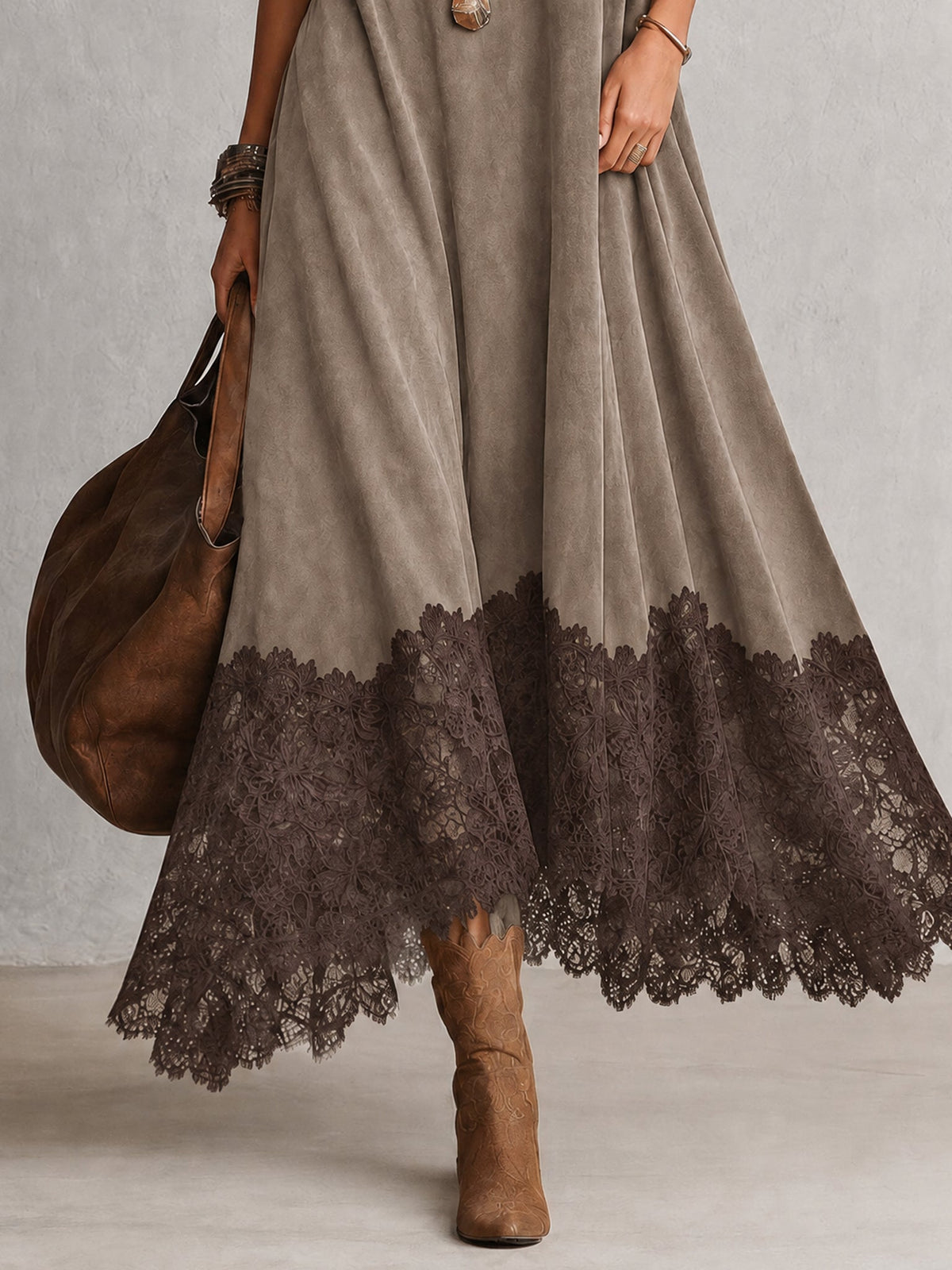 Brunella™ | Vestido Comprido Efeito Camurça com Bainha de Renda