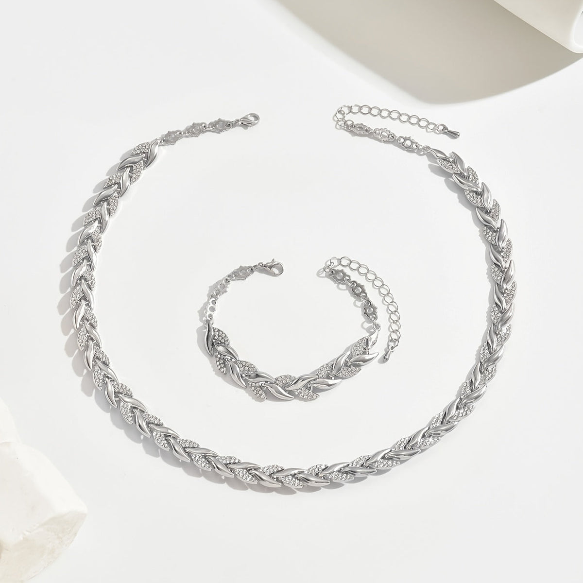 Claudine™ | Pendente e pulseira em forma de cauda de peixe, feitos à mão