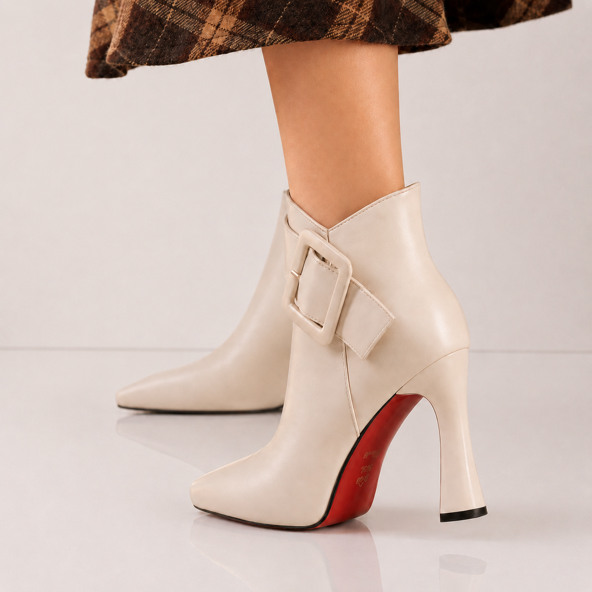 Juliette™ | Botins com fivela