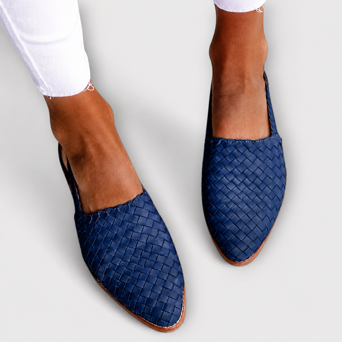 Simone™ | Mocassins Entrançados com Tira Atrás