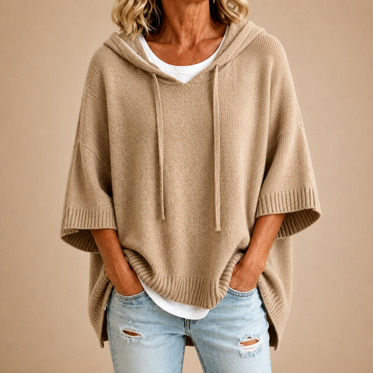 Mirella™ | Poncho de Malha com Capuz e Manga Três Quartos
