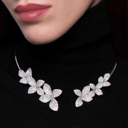 Capucine™ | Colar Elegante Flor em Cristal