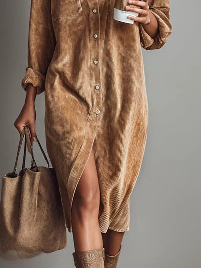 Béatrice™ | Vestido Midi em Veludo Cotelê com Bolsos e Abotoamento Simples