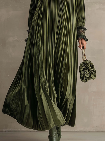 Rosa™ | Vestido Comprido Plissado com Flor no Ombro