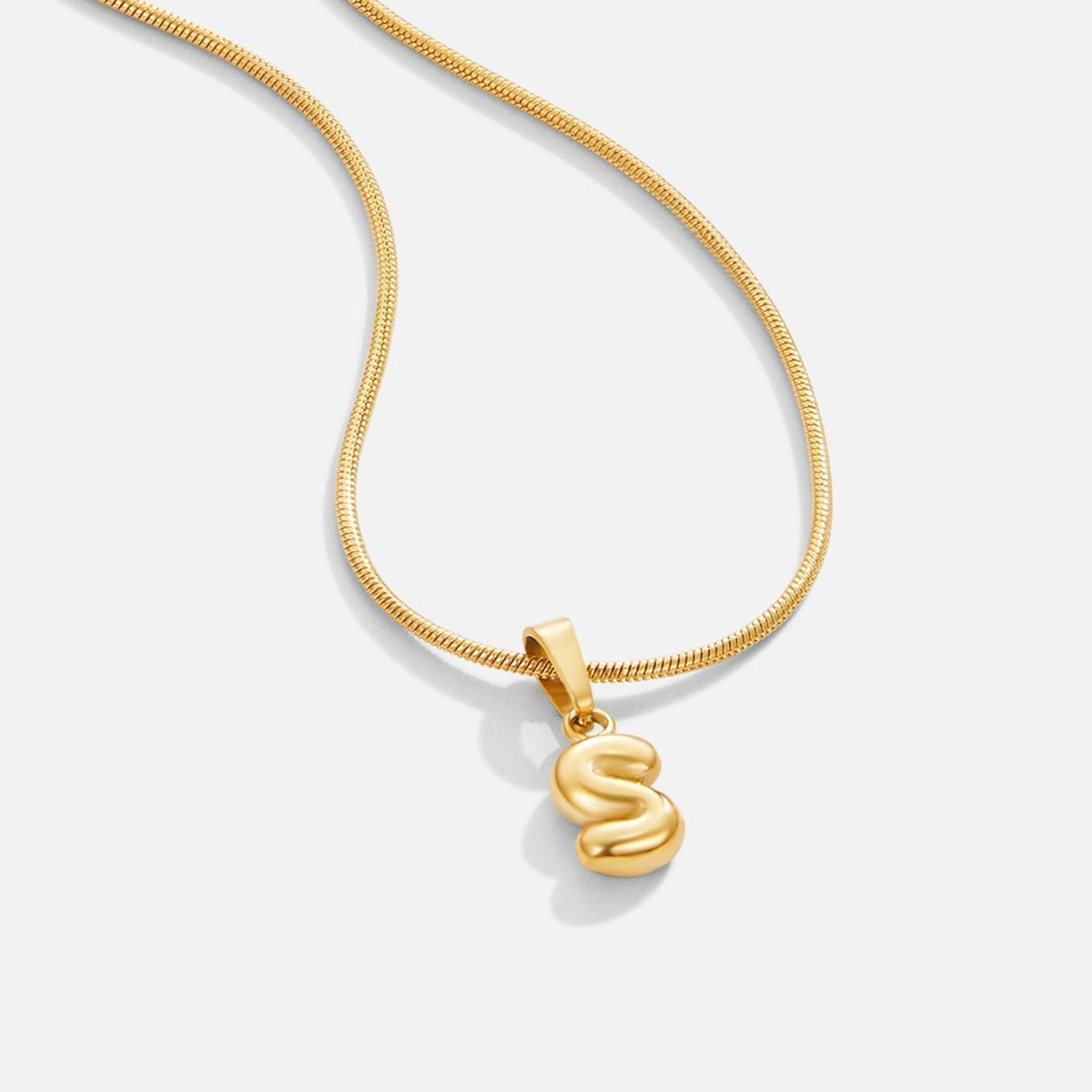 Émilie™ | Colar Letra Bubble Chic