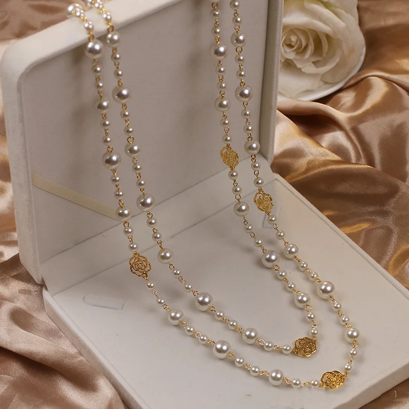 Constance™ | Colar Elegante em Pérolas Douradas