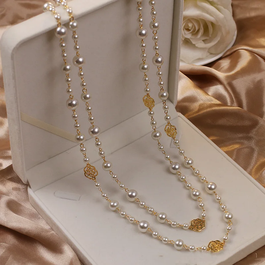 Constance™ | Colar Elegante em Pérolas Douradas