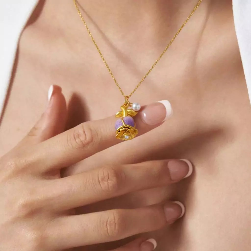 Brigitte™ | Colar Aurora Charm – A Flor do Amor