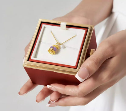Brigitte™ | Colar Aurora Charm – A Flor do Amor
