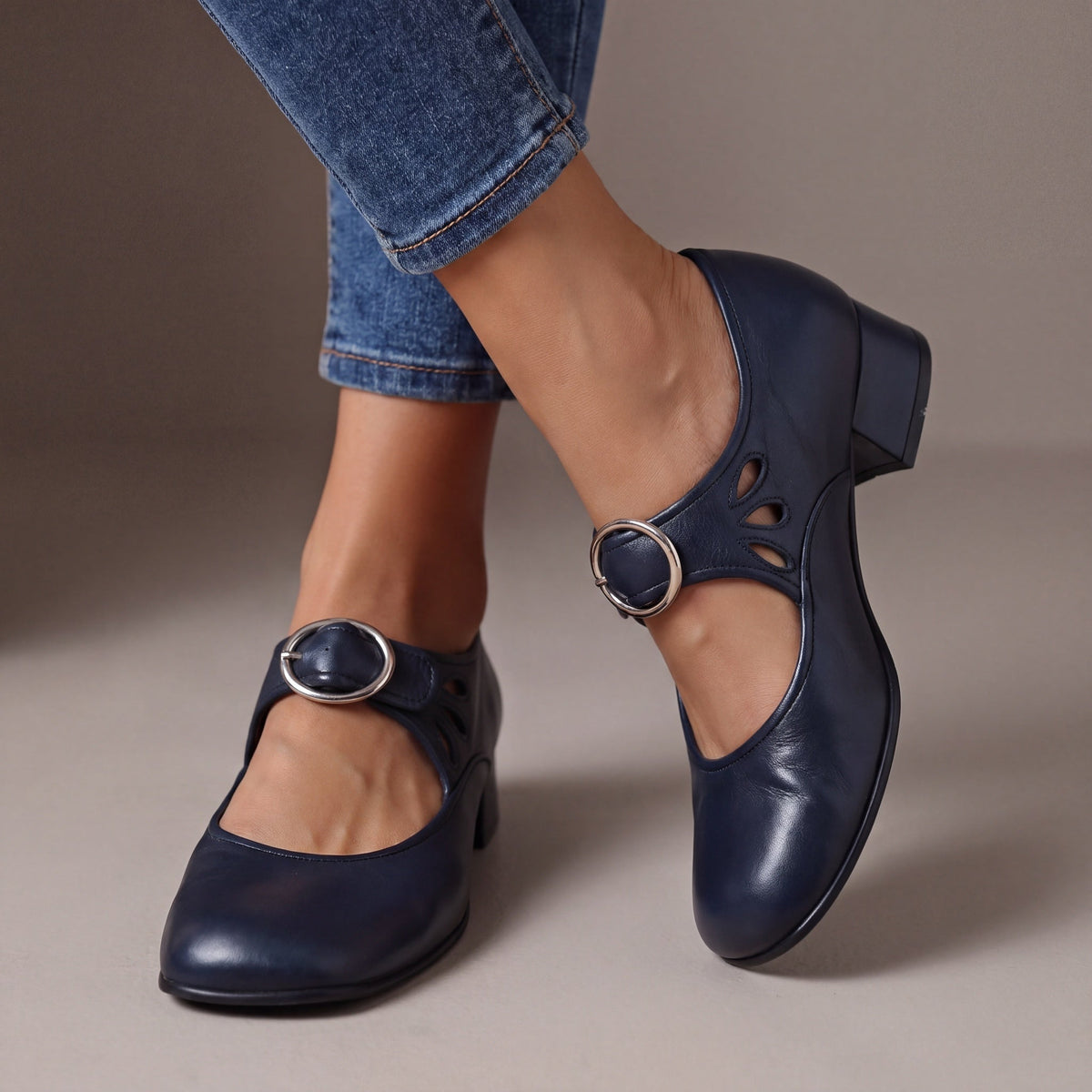 Giuseppina™ | Sapatos com Correia e Salto Largo